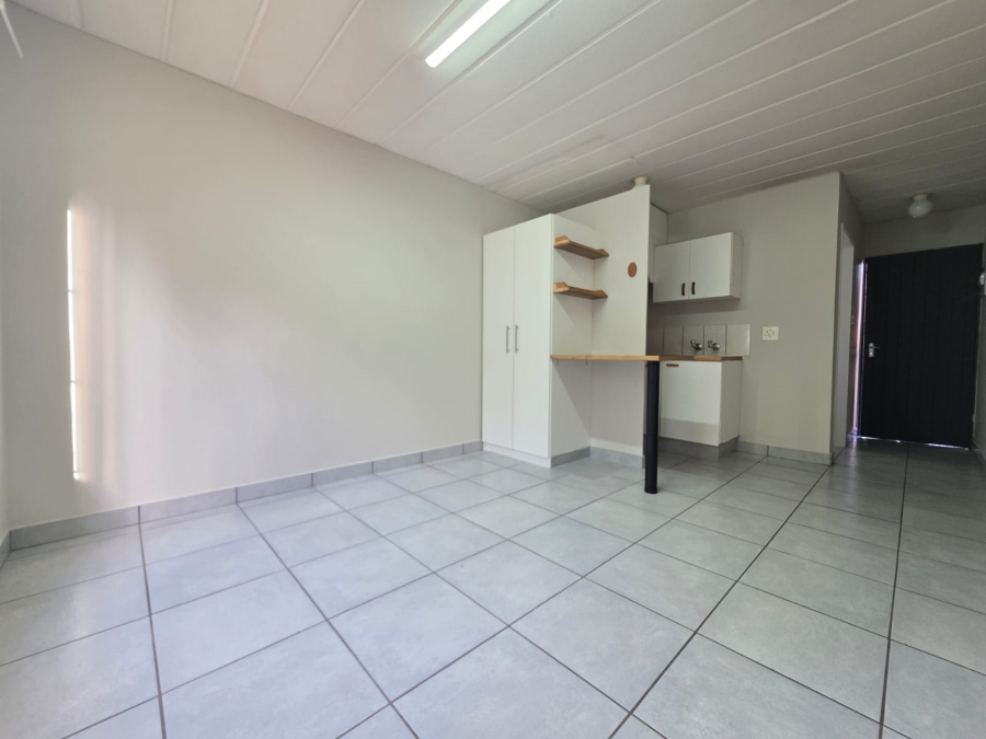 To Let 0 Bedroom Property for Rent in Kannoniers Park North West